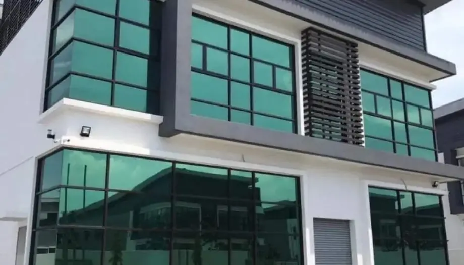 Kaca Peredam Panas