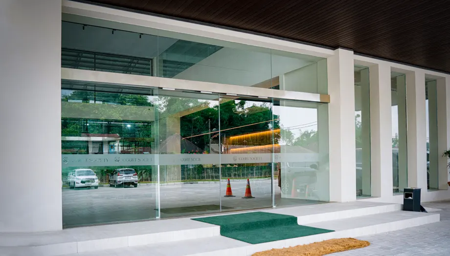 Pintu Kaca di Medan Menggunakan Kaca dari ESA Glass : Kualitas Terbaik